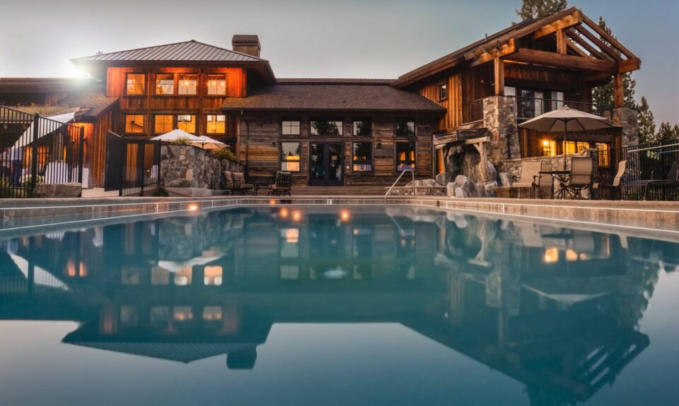 backyard-house-lights-32870_6fb48e3e841d06c37dea54f46b552d53_2000