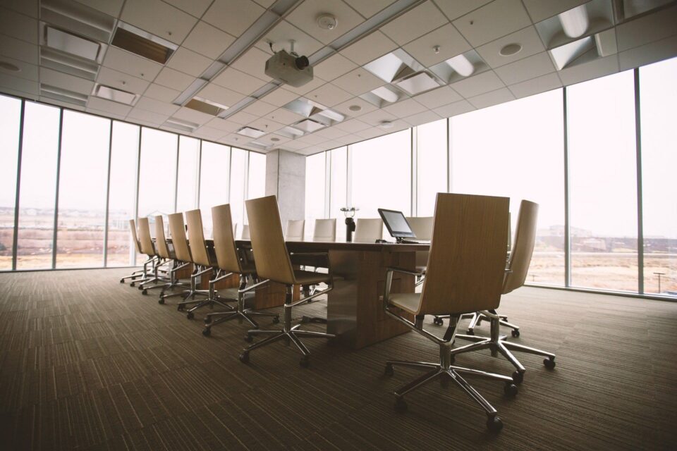 conference-room-768441_1920_caa0ea17505214f43fbf47985cfedfdb_2000